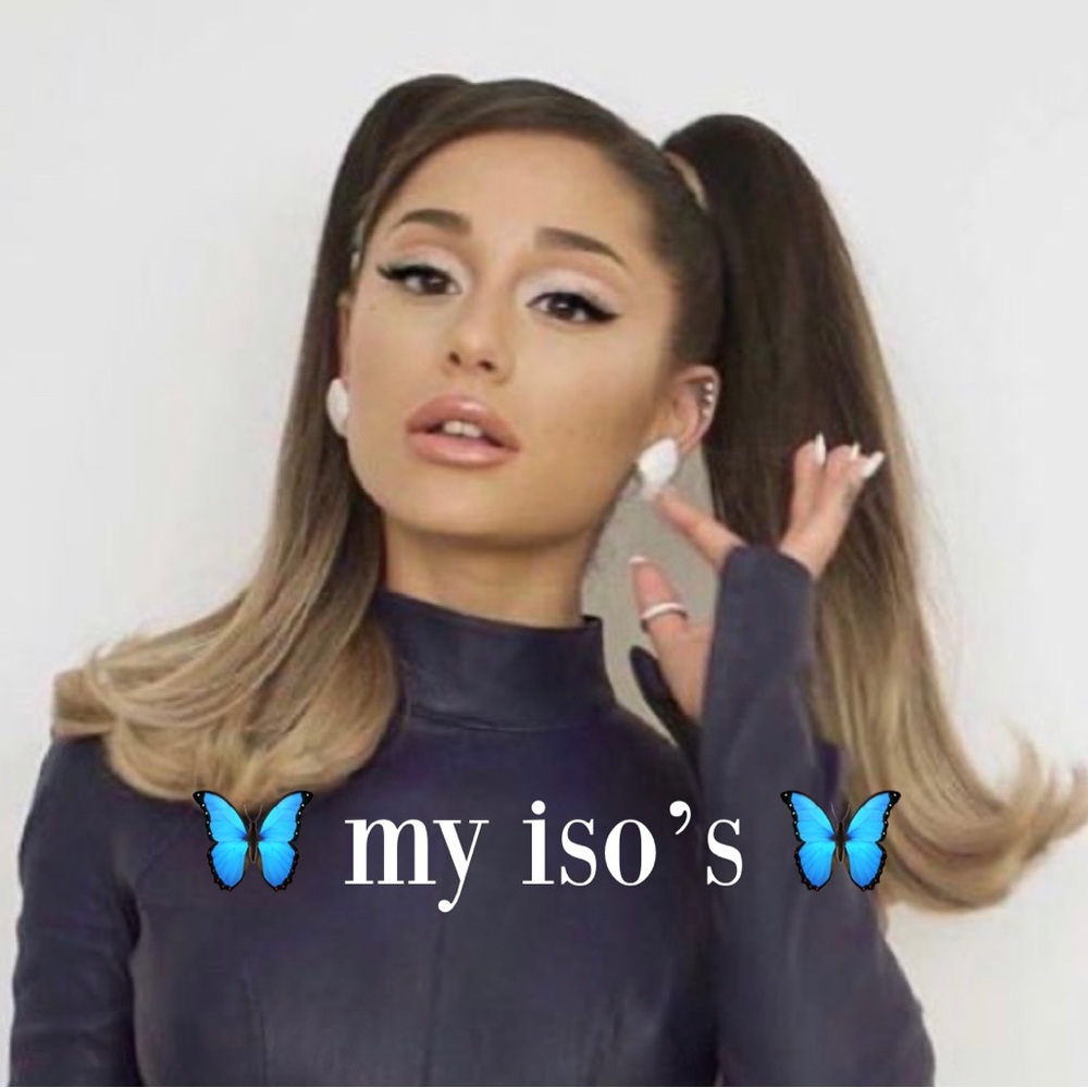 ISO ARIANA GRANDE MERCH 🤍